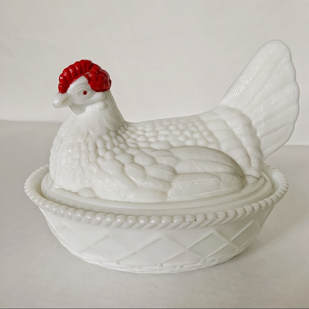 Westmoreland “Hen on Nest” (7.5”)